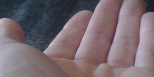 hand reiking hand reiking